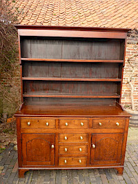 Early Oak, Country Furniture, and Windsor Chairs