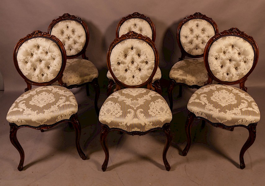 A Fantastic Set of 6 Victorian Walnut Dining chairs