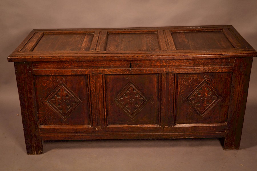 17th century Oak Coffer