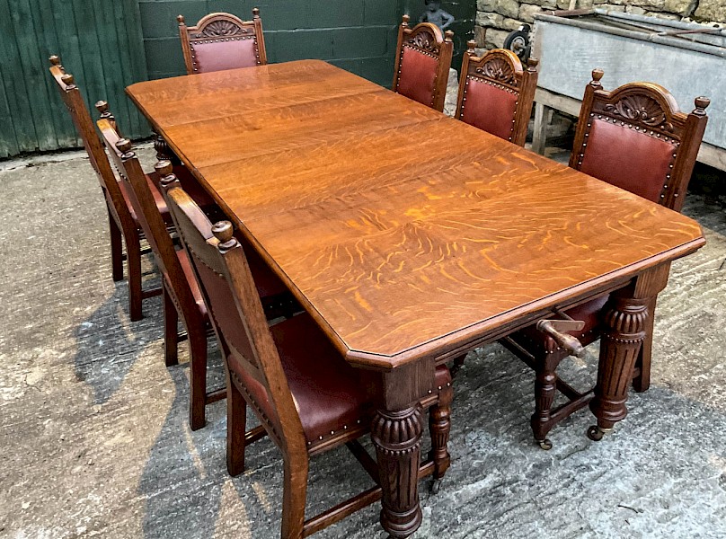 Oak Extending Dining Table and set of Matching Chairs