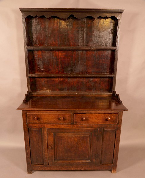 A Small 18th century Dresser and plate rack