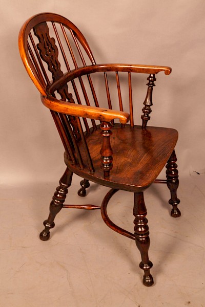 A Super  Isaac Allsop of Worksop Yew Windsor Chair