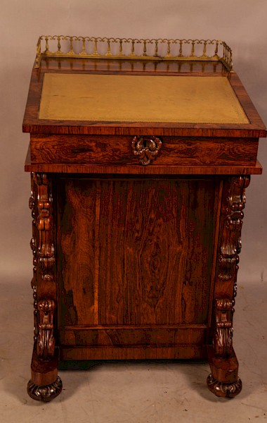 A Superb Victorian Davenport Desk in Rosewood