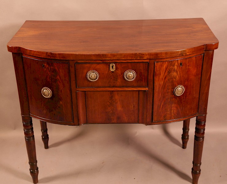 A Small Georgian Serving sideboard Mahogany