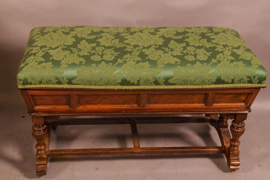 A Victorian Duet Stool in Mahogany Manchester maker