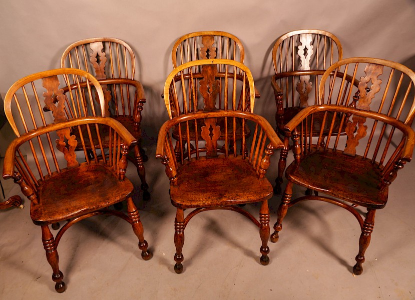 A Matching Set of 6 Windsor Chairs
