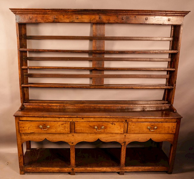 an Atractive 18th century Welsh Dresser