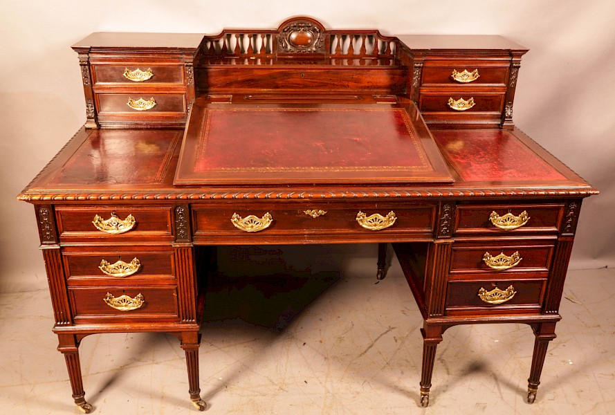 A stunning Quality Victorian Pedestal Desk