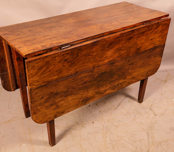 Georgian Gate leg dining Table in Yew Wood