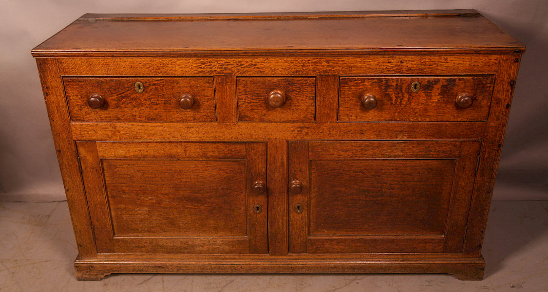 A Small GEORGIAN Serving Dresser in Oak